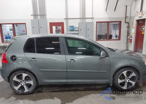 2007 Volkswagen Rabbit 4-Door z USA, uszkodzony, nr VIN WVWDS71K67W105945